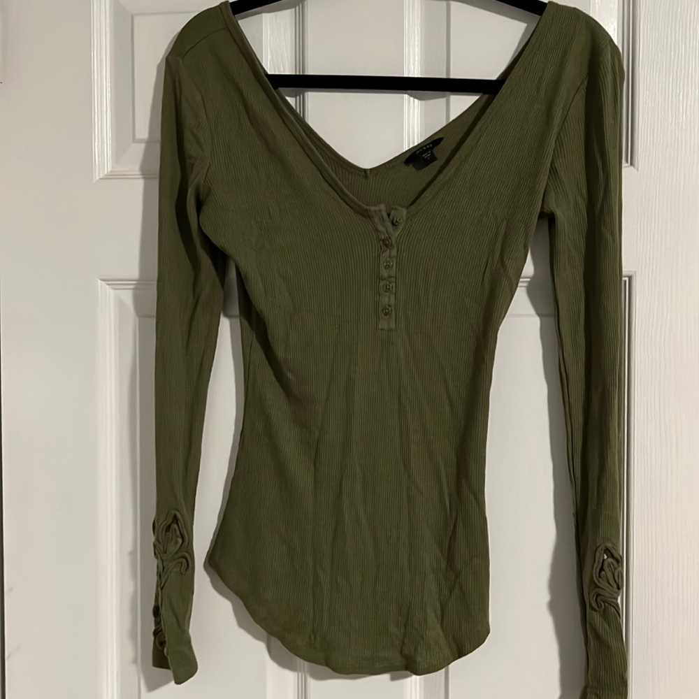 Guess long sleeve small